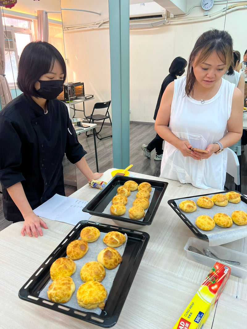 香港女教師協會 -  非遺技藝之菠蘿包工作坊教學