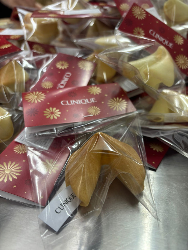 CLINIQUE - Fortune Cookies 新春開運幸運曲奇